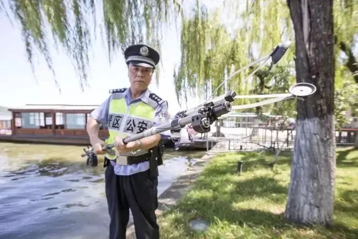 西湖捞手机1500元?真正的“西湖捞哥”,免费!