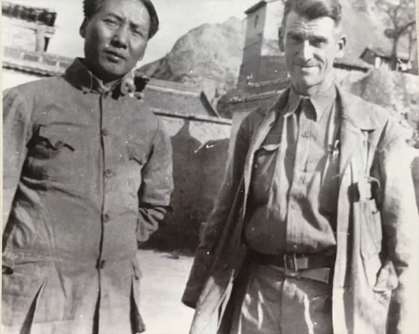 毛泽东与卡尔逊图片来自《外国记者眼中的中国共产党人》