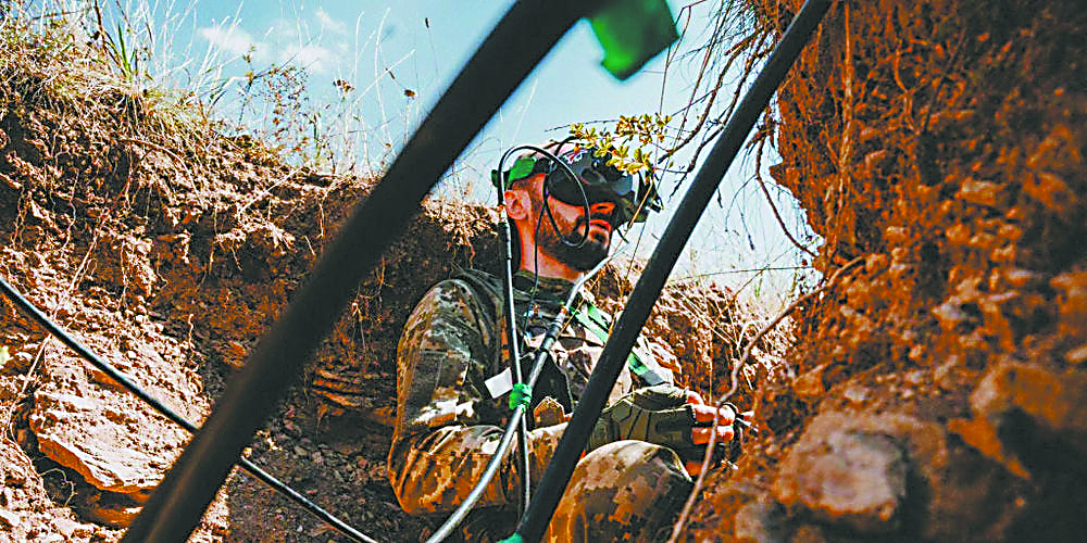 穿越机的操纵更类似于在玩视频游戏