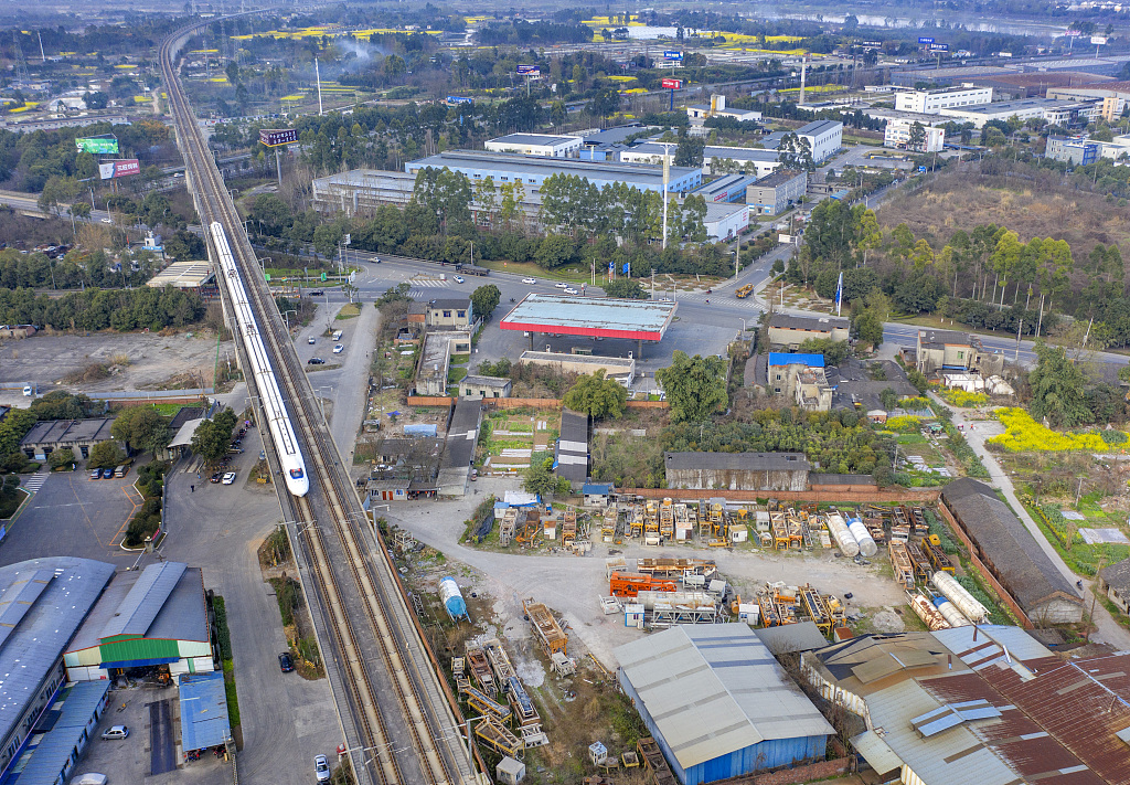 2020年2月29日,四川省眉山天府新區青龍街道,陽光明媚,春意盎然,一派