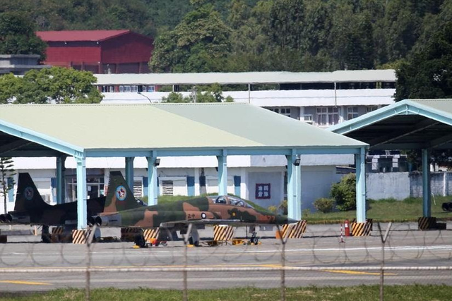 台空军台东志航基地(台媒资料图)台媒还报道称,有台军士兵近日在社交