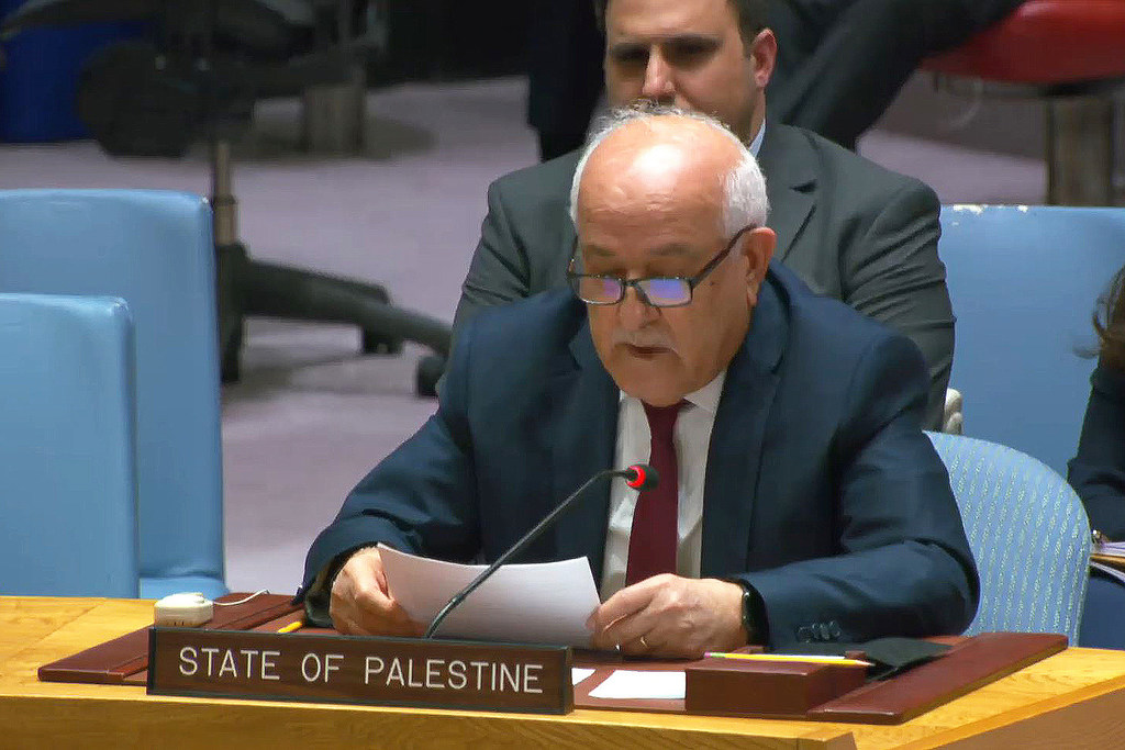 巴勒斯坦常驻联合国观察员里亚德·曼苏尔在安理会上发言 图源：联合国官网