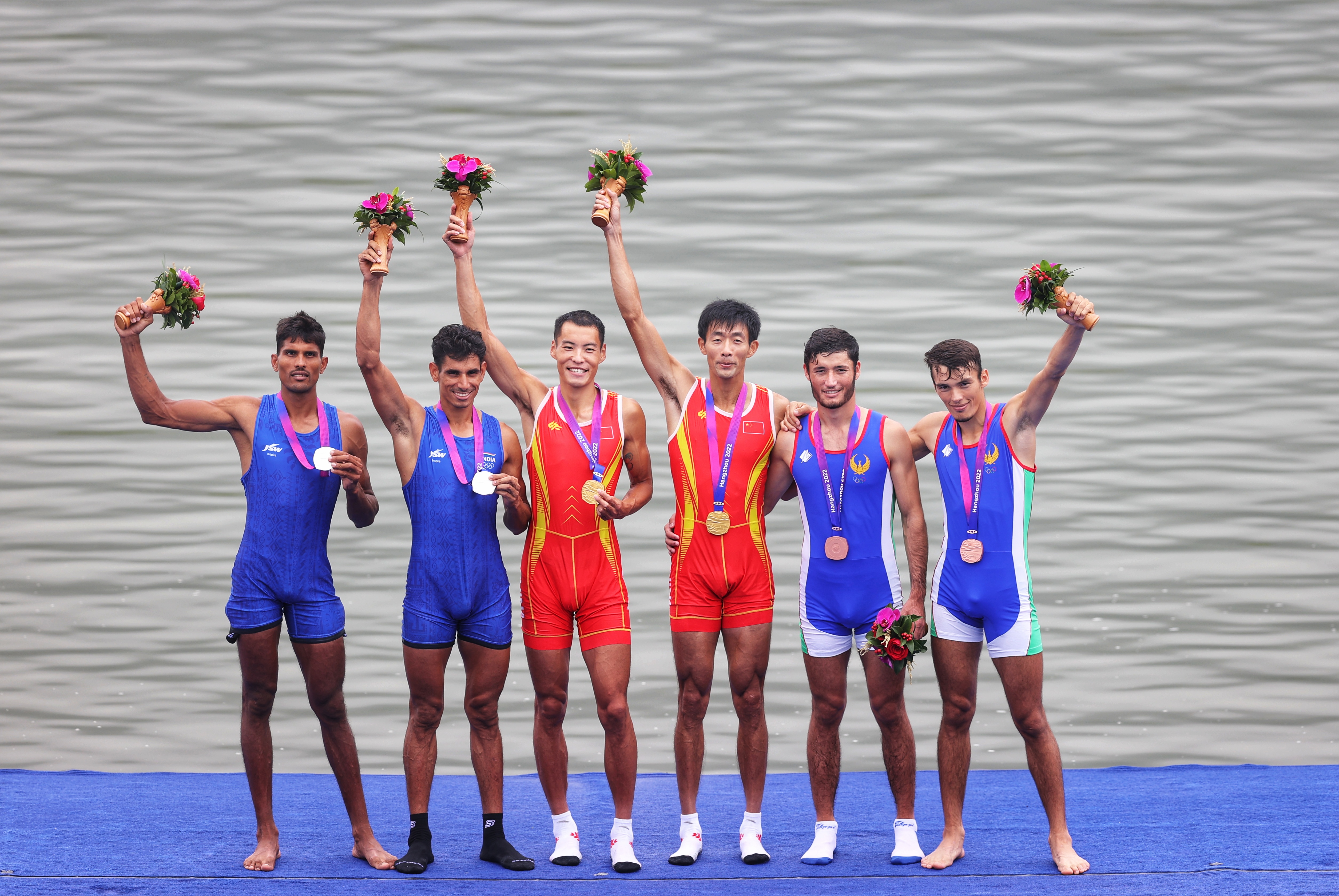 中国队夺得赛艇男子轻量级双人双桨金牌