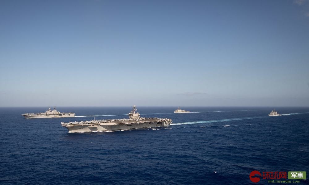 美国海军“罗斯福”号航母抵达西太平洋地区，与“美利坚”号两栖攻击舰联合演练。