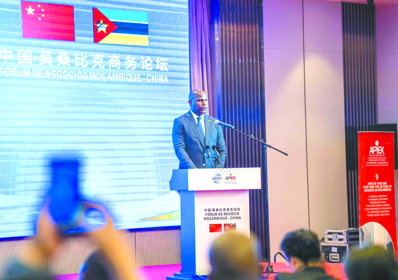 莫桑比克总统查波在访华期间表示，莫桑比克无条件恪守一个中国原则，支持中国实现国家统一。（图源：“莫桑比克俱乐部”传媒公司）