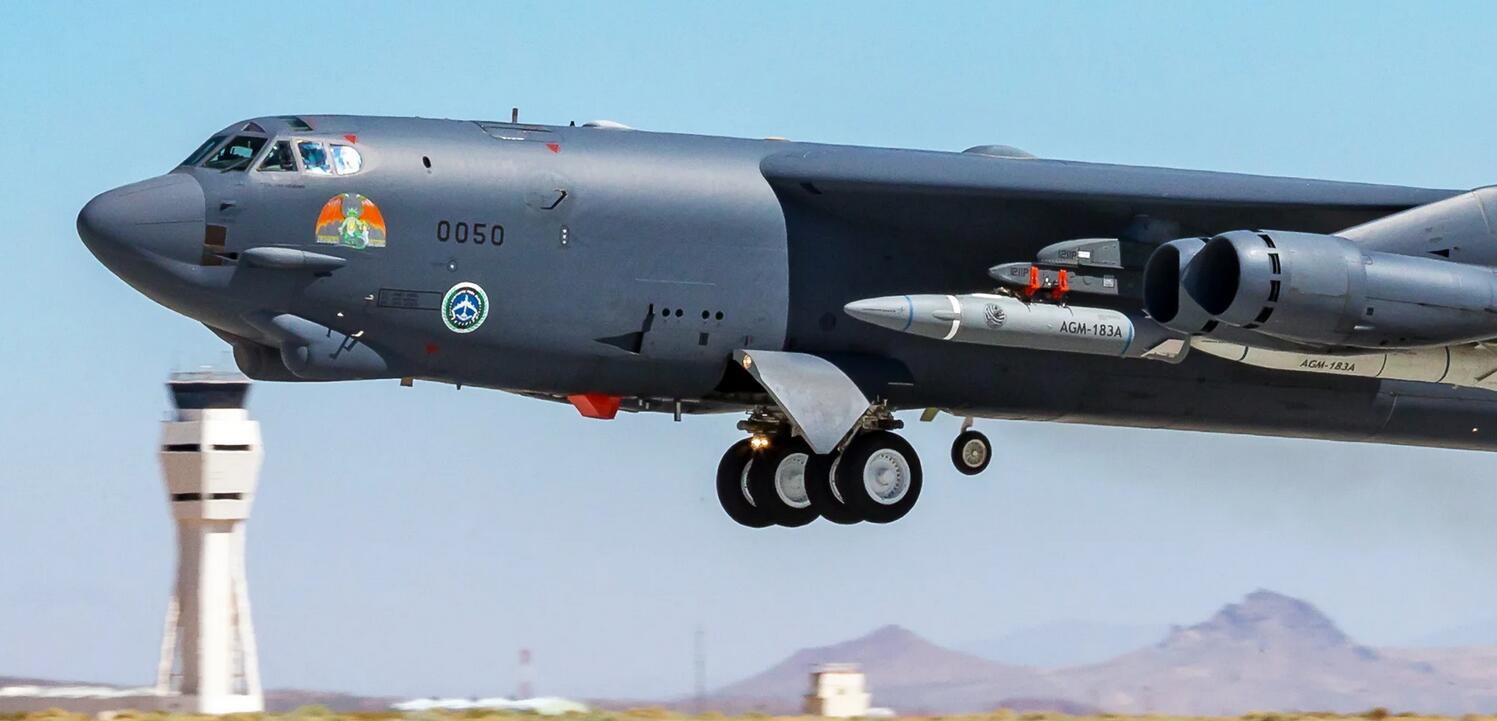 b-52h轰炸机悬挂agm-183a.图源:the drive网站