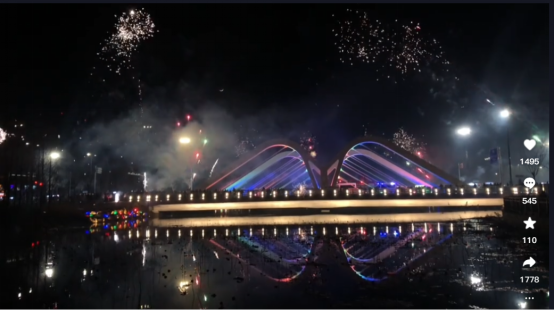 尉氏县网红桥.图/视频截图事故发生于2月12日大年初三当晚20:20左右.