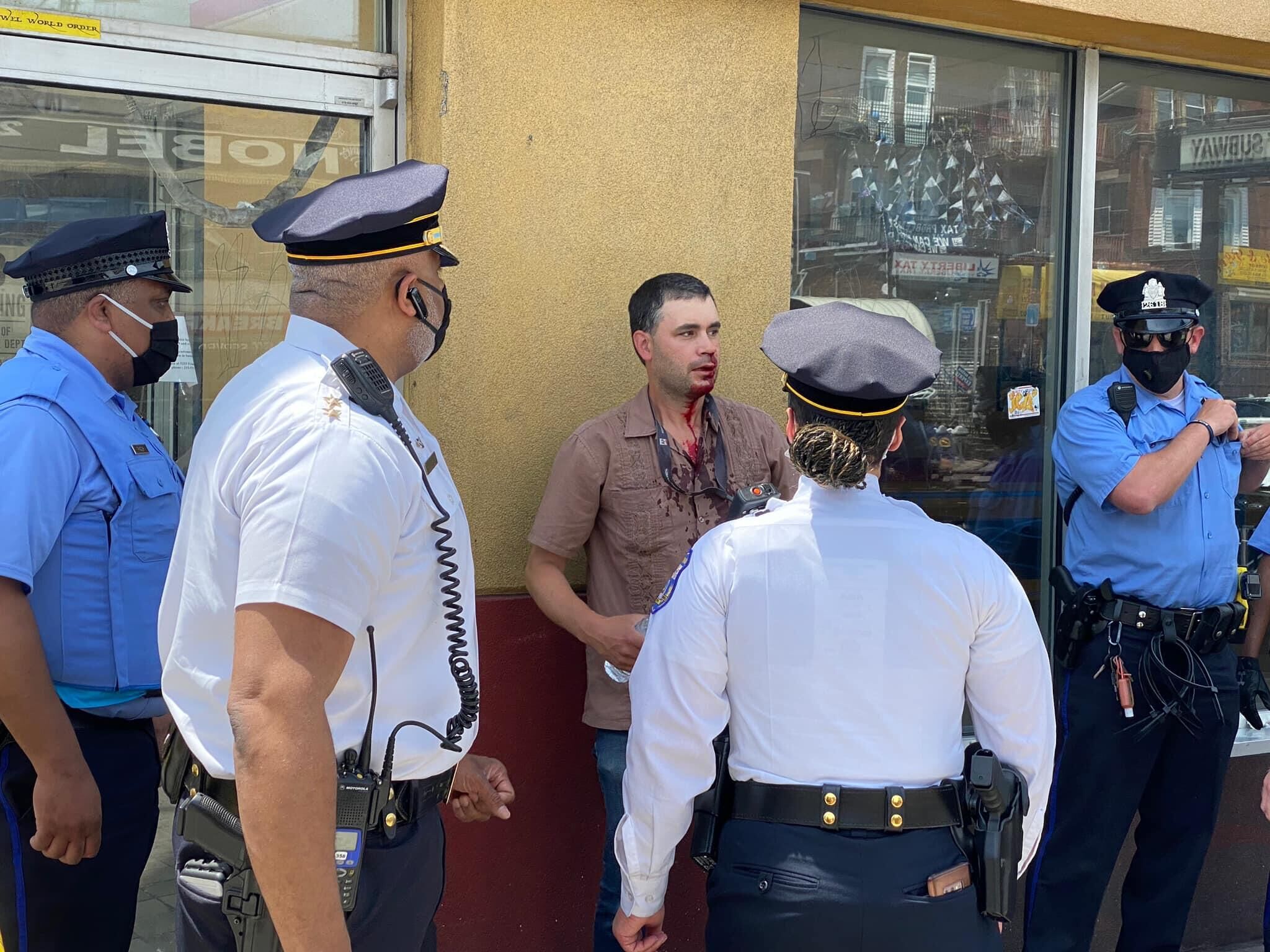 费城警察局发言人称,4日晚该男子仍被拘留