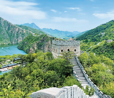 黄花城水长城位于北京市怀柔区九渡河镇境内,秀美壮观,是一处融山川