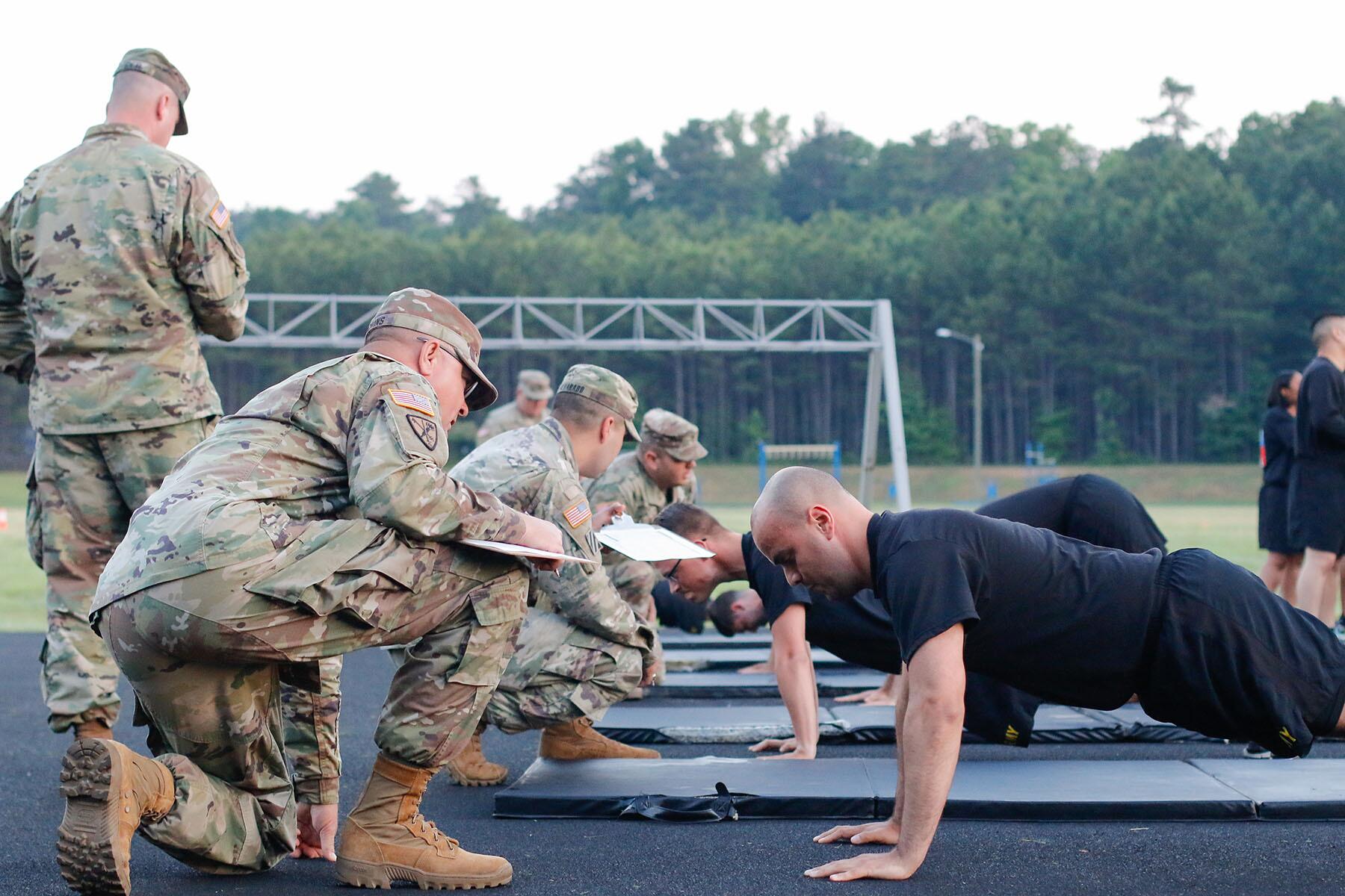 fattdudess:Too fat to fight? Here’s a collection of military men ...