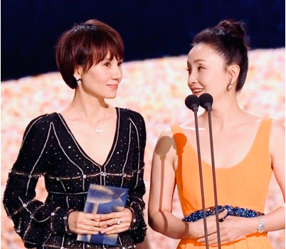 陶虹别假装少女人设了 你就是个有点特别的中年女演员!