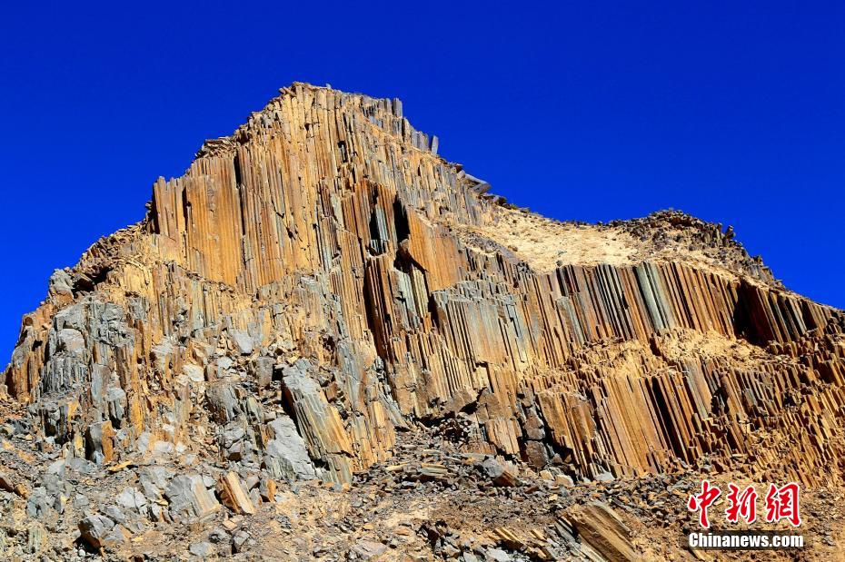 青海发现距今2.2亿年火山岩柱状节理群