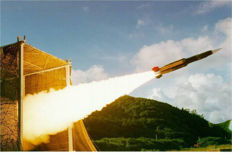 图为“雄三”导弹射击画面。 图自台媒