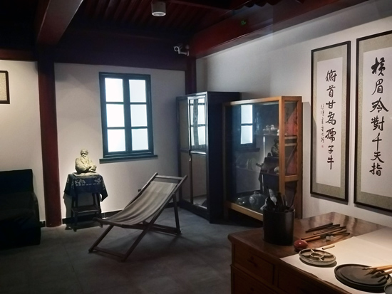 徐悲鴻紀念館復原畫家故居,展現徐悲鴻生活場景.