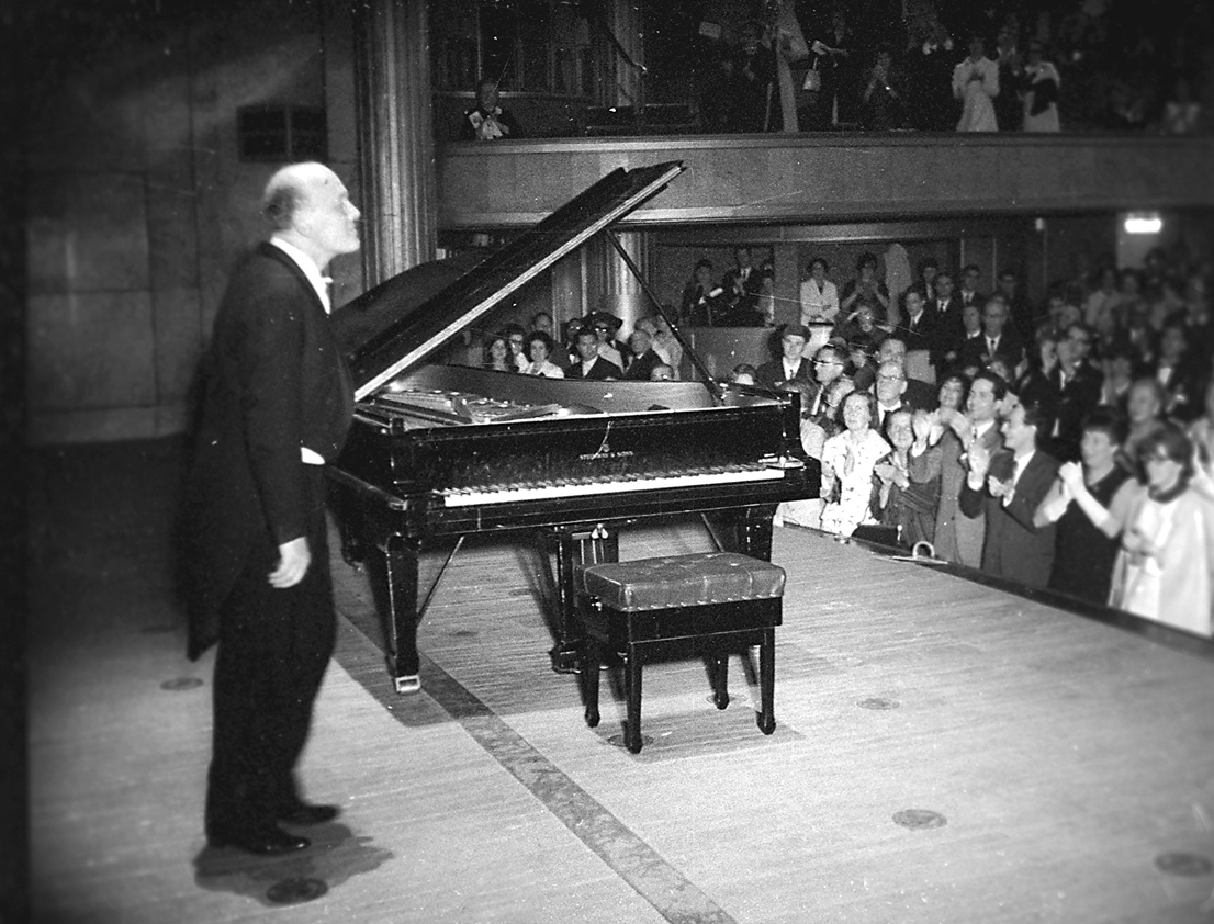 1966年6月24日，里赫特在巴黎演出。