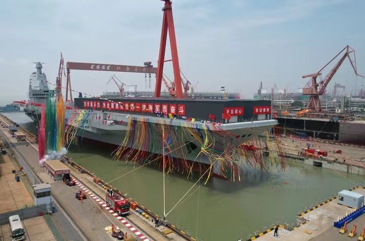 福建舰下水仪式。