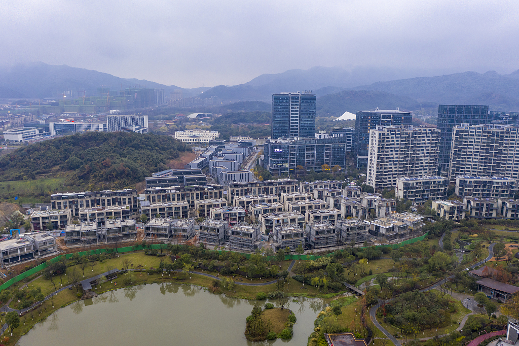 杭州富阳硅谷雪后小镇景色