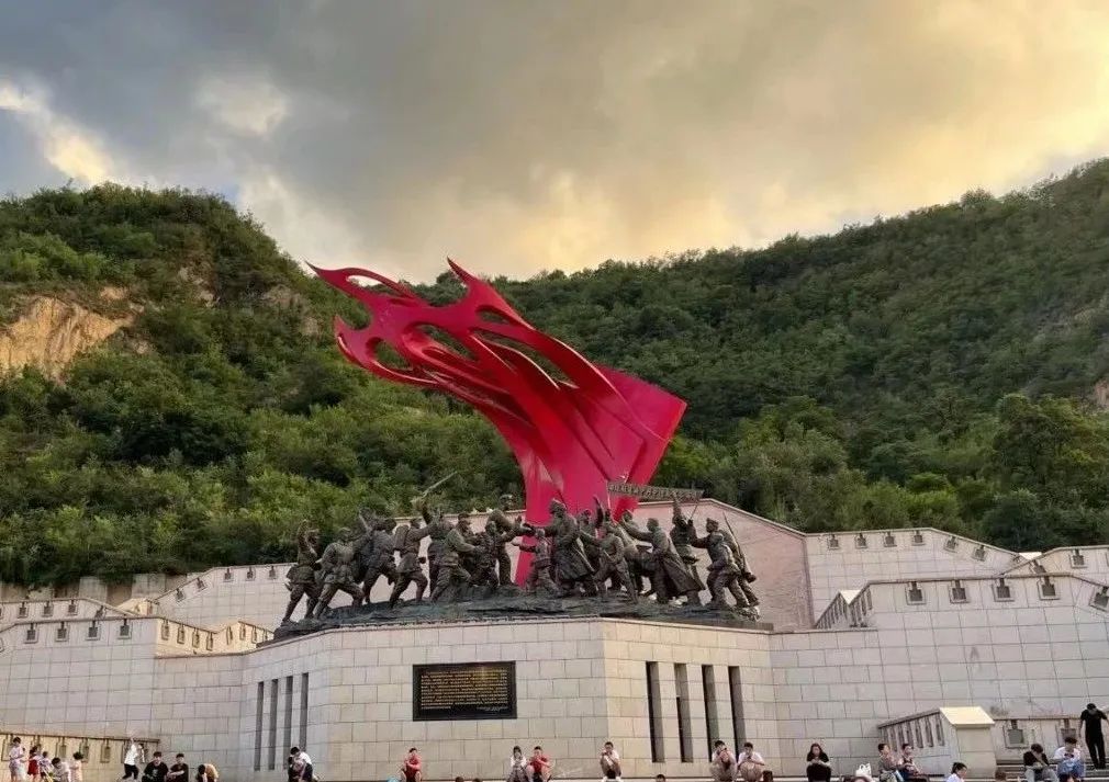 延安凤凰广场.丁刚摄